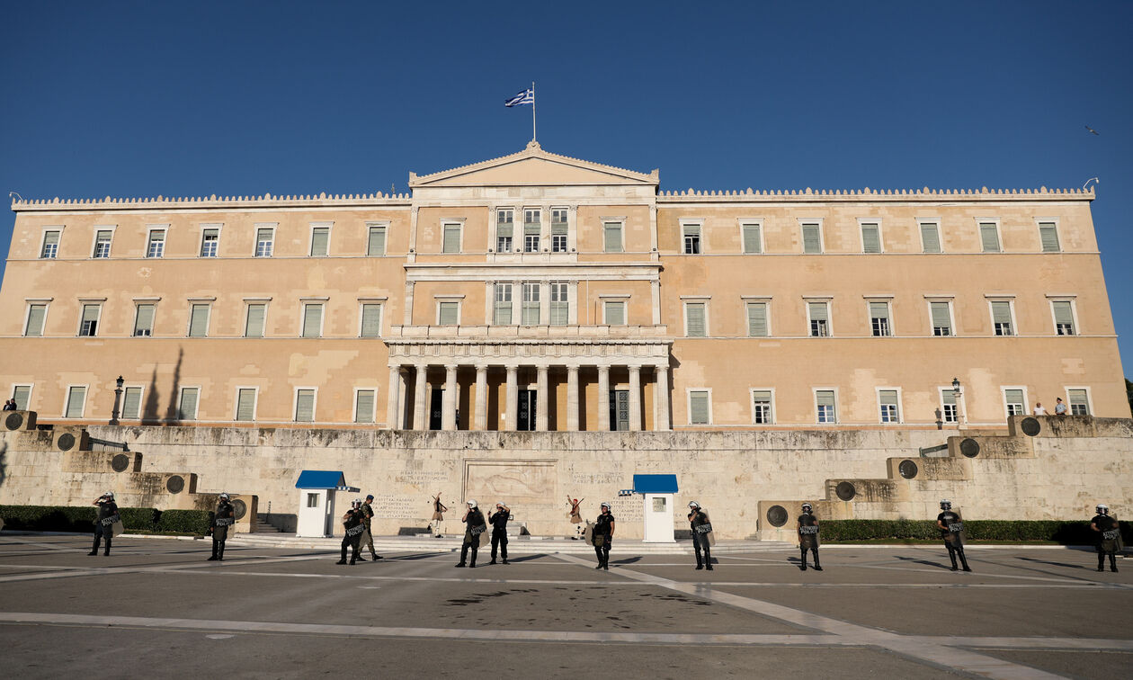 Μπαράζ τηλεφωνημάτων για βόμβες στη Βουλή και στις πρεσβείες των ΗΠΑ, Ισραήλ και Αιγύπτου 