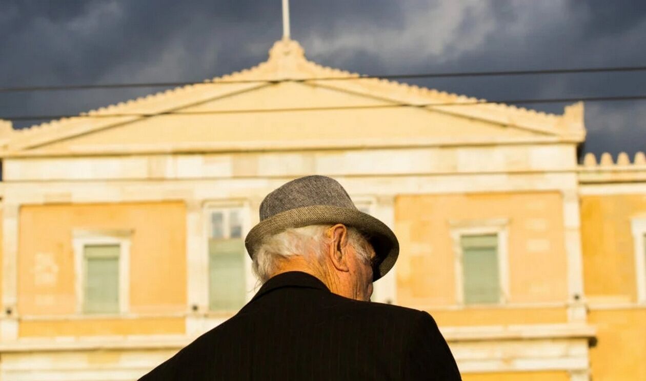 Ανοίγει τη Δευτέρα η πλατφόρμα για τους εργαζόμενους συνταξιούχους