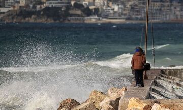 Κακοκαιρία «Δωροθέα»: Προ των πυλών καταιγίδες και θυελλώδεις άνεμοι