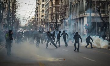 ΕΛ.ΑΣ: Οκτώ συλλήψεις και 15 προσαγωγές για τα επεισόδια στο κέντρο της Αθήνας