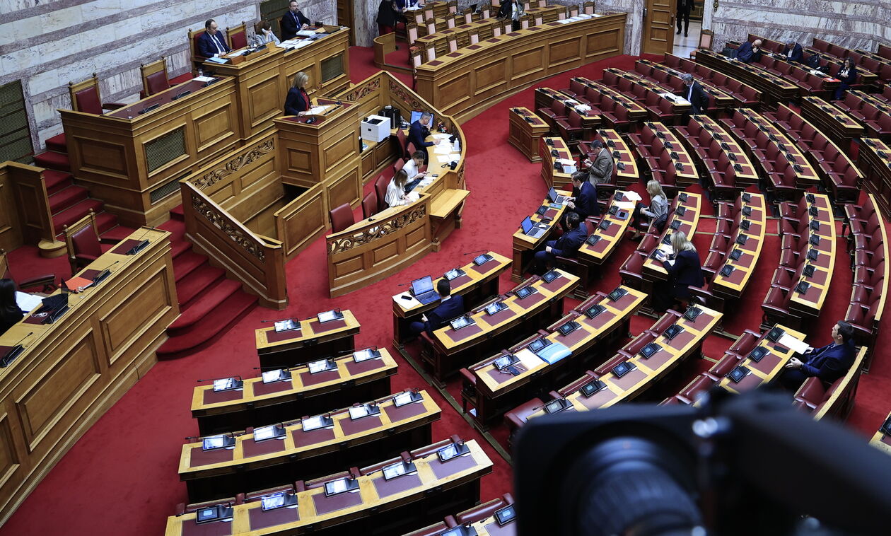 Συνεχίζεται η συζήτηση στη Βουλή για τα ιδιωτικά πανεπιστήμια