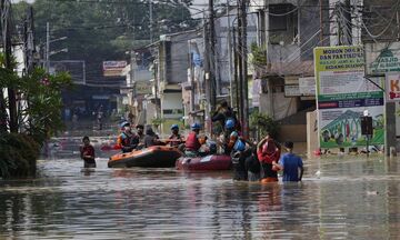 Ινδονησία: Τουλάχιστον 19 νεκροί από τις πλημμύρες στην Δυτική Σουμάτρα