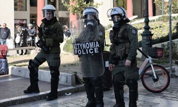 Θεσσαλονίκη: Επεισόδια έξω από τον κινηματογράφο Ολύμπιον - ΜΑΤ απώθησαν διαδηλωτές