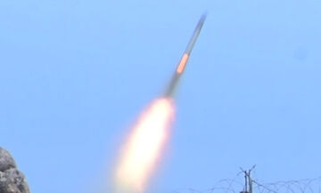 Χούθι: Εκτόξευσαν πύραυλο εναντίον αντιτορπιλικού των ΗΠΑ 