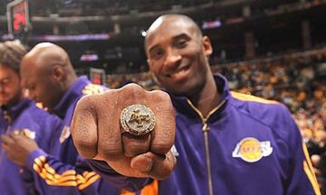 NBA: Σε δημοπρασία δαχτυλίδι πρωταθλήματος που ο Κόμπι Μπράιαντ δώρισε στον πατέρα του