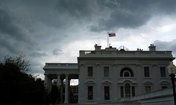 Λευκός Οίκος: Το αμερικανικό πακέτο βοήθειας «θα φτάσει στην Ουκρανία»