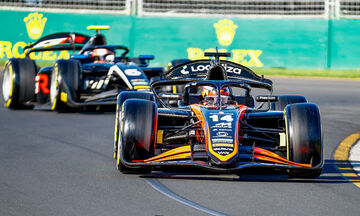Formula 1: «Φωτιά» στη βαθμολογία από την εγκατάλειψη του Φερστάπεν και τη νίκη Σάινθ