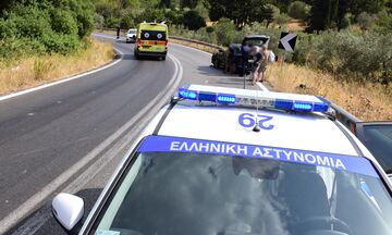 Bέροια: Αυτοκίνητο προσέκρουσε σε στάση λεωφορείου 