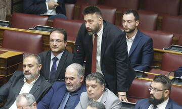 Βουλή: Ανεξαρτητοποιήθηκε ο βουλευτής των Σπαρτιατών Γιώργος Μανούσος