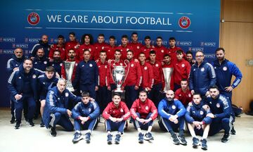Ολυμπιακός: Στην UEFA οι Νέοι με το τρόπαιο του Champions League (pics)