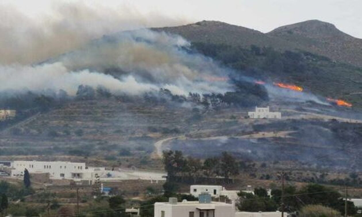 Πάρος: Υπό έλεγχο η φωτιά (vid)