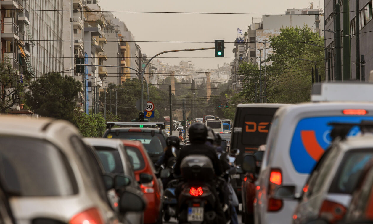 Kίνηση στους δρόμους: Καθυστερήσεις στις εθνικές οδούς