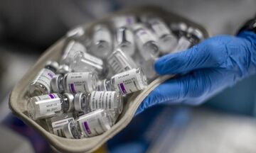 Κορονοϊός: Παραδοχή – σοκ από AstraZeneca για το εμβόλιο - «Μπορεί να προκαλέσει παρενέργειες»
