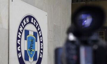 Γλυφάδα: Συνελήφθη αλλοδαπός που παρίστανε τον Λιμενικό