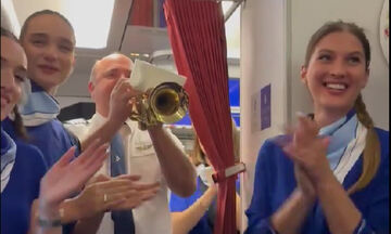 Ολυμπιακός: Ο πιλότος της πτήσης έπαιξε τον ύμνο με τρομπέτα (vid)