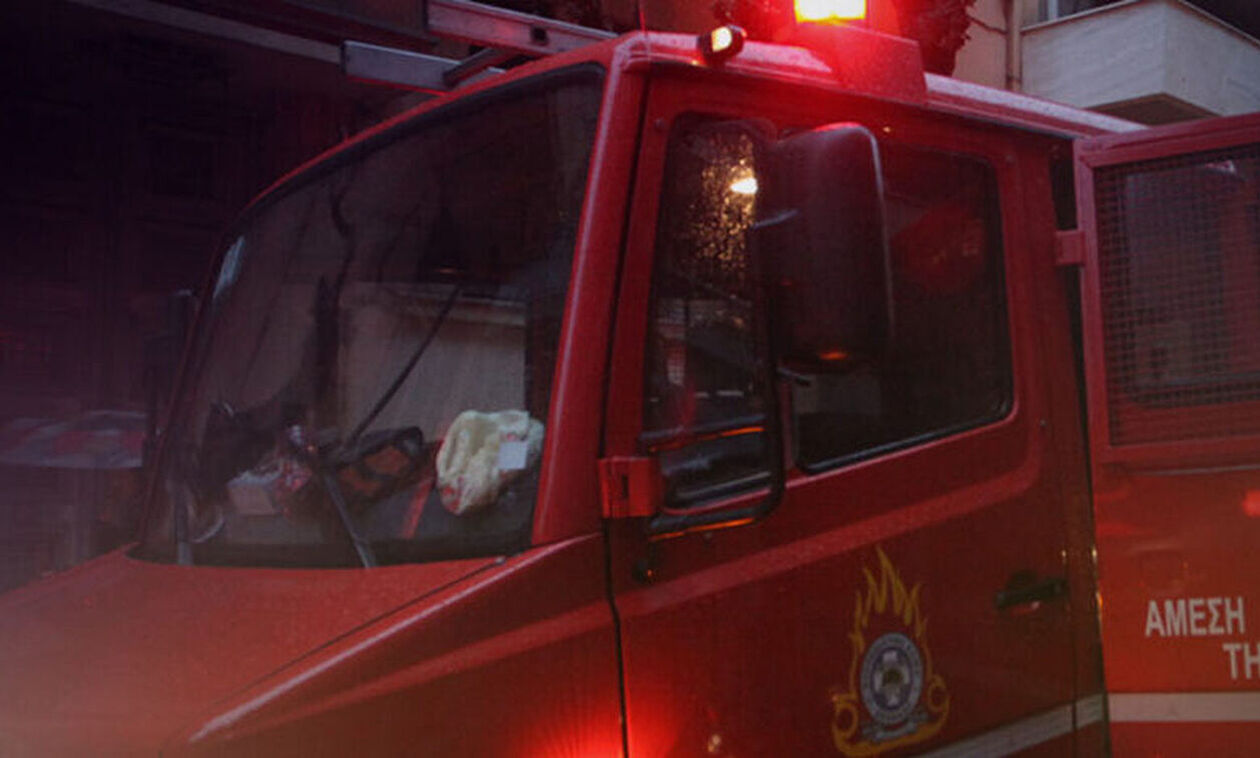 Φωτιά στην περιφερειακή Αιγάλεω - Επιχειρούν και εναέρια μέσα