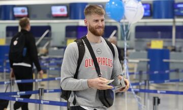 Ολυμπιακός: Τα μπέργκερ του Γουόκαπ και η πλάκα του Μιλουτίνοβ