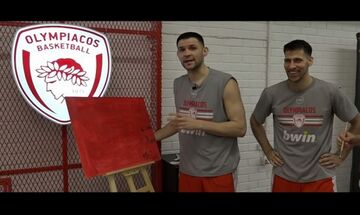 Ολυμπιακός: Ο… Κατακουζηνός Παπανικολάου και οι υπόλοιποι «ερυθρόλευκοι» ζωγράφοι (vid)