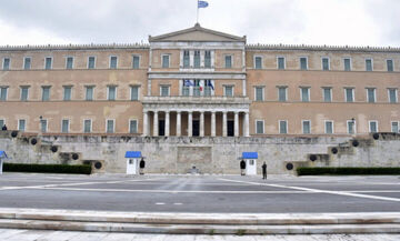 Βουλή: Ψηφίζεται το νομοσχέδιο για την αντιμετώπιση της ακρίβειας και την προστασία του καταναλωτή