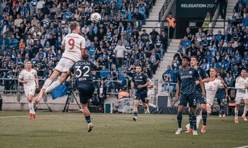 Μπόχουμ - Φορτούνα Ντίσελντορφ 0-3: «Αγκαλιά» με την άνοδο χάρη στον Τζόλη 