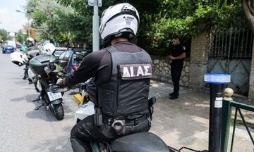 Αστυνομικοί της ΔΙΑΣ συνέλαβαν τον Τούρκο για εμπρησμό: Στην κατοχή του αναπτήρες και σφουγγάρι