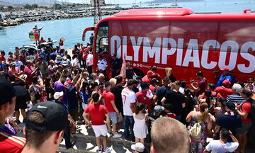 Video: Αποθέωση στην Αίγινα για τα τρόπαια του Ολυμπιακού
