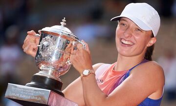 Roland Garros: Υπερηχητική Σβιόντεκ, διέλυσε την Παολίνι και σήκωσε το τέταρτο! (highlights)