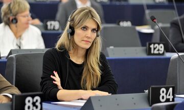 Έρευνα στο σπίτι της Εύας Καϊλή από την Οικονομική Αστυνομία - Παρών και Βέλγος εισαγγελέας