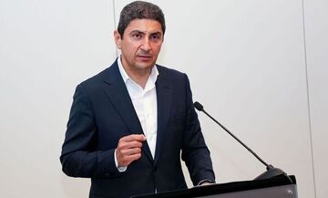 Τι απαντά ο Αυγενάκης για τις καταγγελίες ξυλοδαρμού υπαλλήλου στο αεροδρόμιο