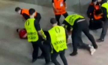 Euro 2024: Σεκιούριτι ξυλοκόπησαν εισβολέα (vid)