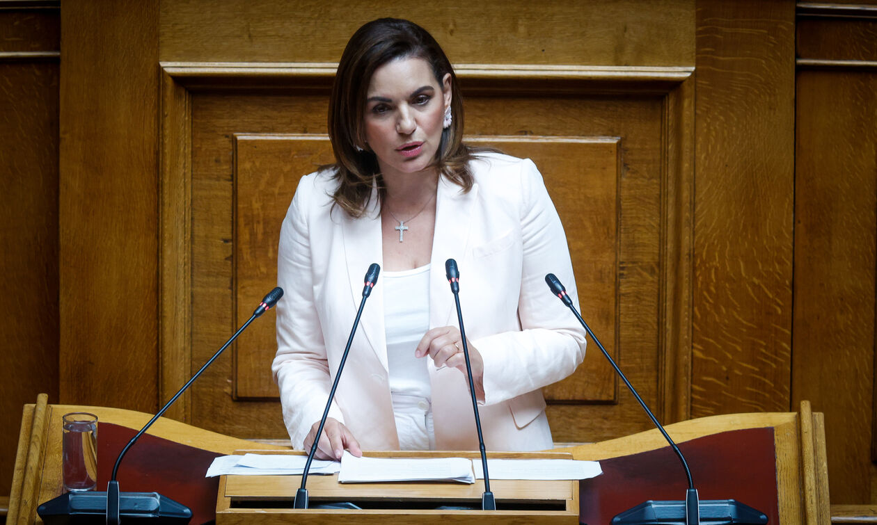 Παρέμβαση Όλγας Κεφαλογιάννη για τον ξυλοδαρμό οικογένειας τουριστών στο Ηράκλειο