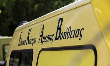 Νίκαια: Λεωφορείο συγκρούστηκε με αυτοκίνητο και στη συνέχεια παρέσυρε ακόμα πέντε σταθμευμένα