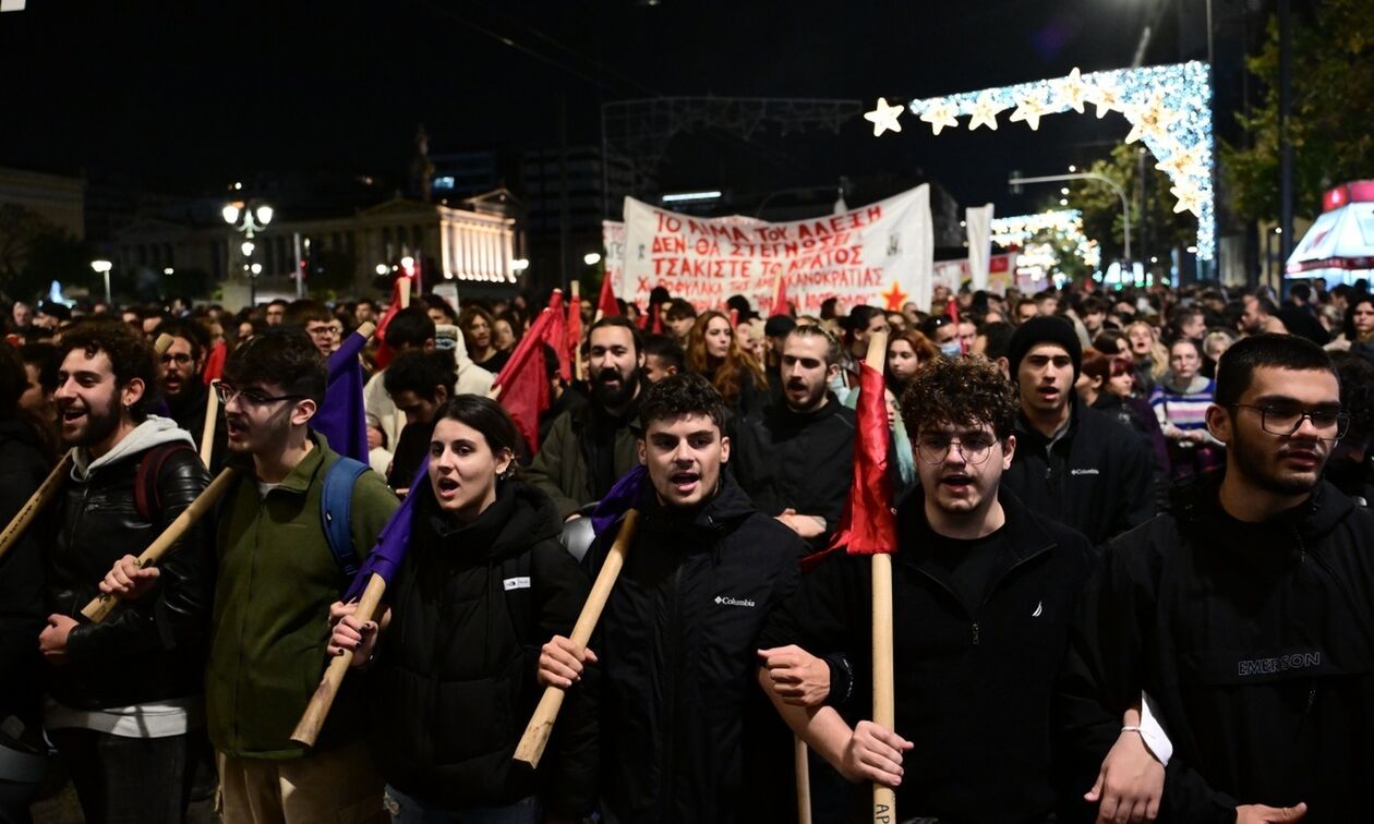 Πορεία για Γρηγορόπουλο: Στις 52 οι προσαγωγές στο κέντρο της Αθήνας