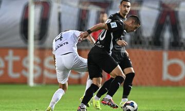 ΟΦΗ - ΑΕΚ | Αποβλήθηκε ο Νους -μετά από παρέμβαση του VAR - για χτύπημα στον Οντουμπάτζο (vid)