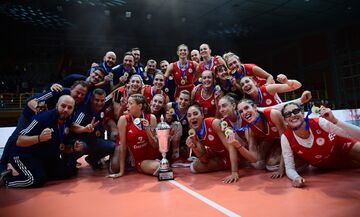 Ο Ολυμπιακός είναι Υπερκυπελλούχος Ελλάδας στο βόλεϊ γυναικών | Η απονομή του τροπαίου (vid)