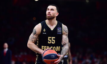 Τζέιμς: «Καλύτερη ομάδα της Euroleague όλη τη σεζόν ο Ολυμπιακός»