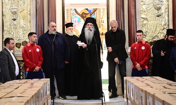 ΠΑΕ Ολυμπιακός: Στηρίζει έμπρακτα το έργο της Μητρόπολης Πειραιά 