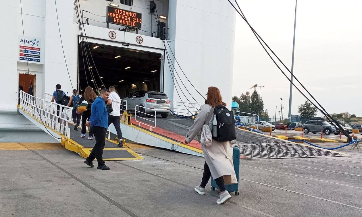 Πάσχα: Γεμάτα αποπλέουν τα πλοία - Έκτακτα δρομολόγια στα ΚΤΕΛ
