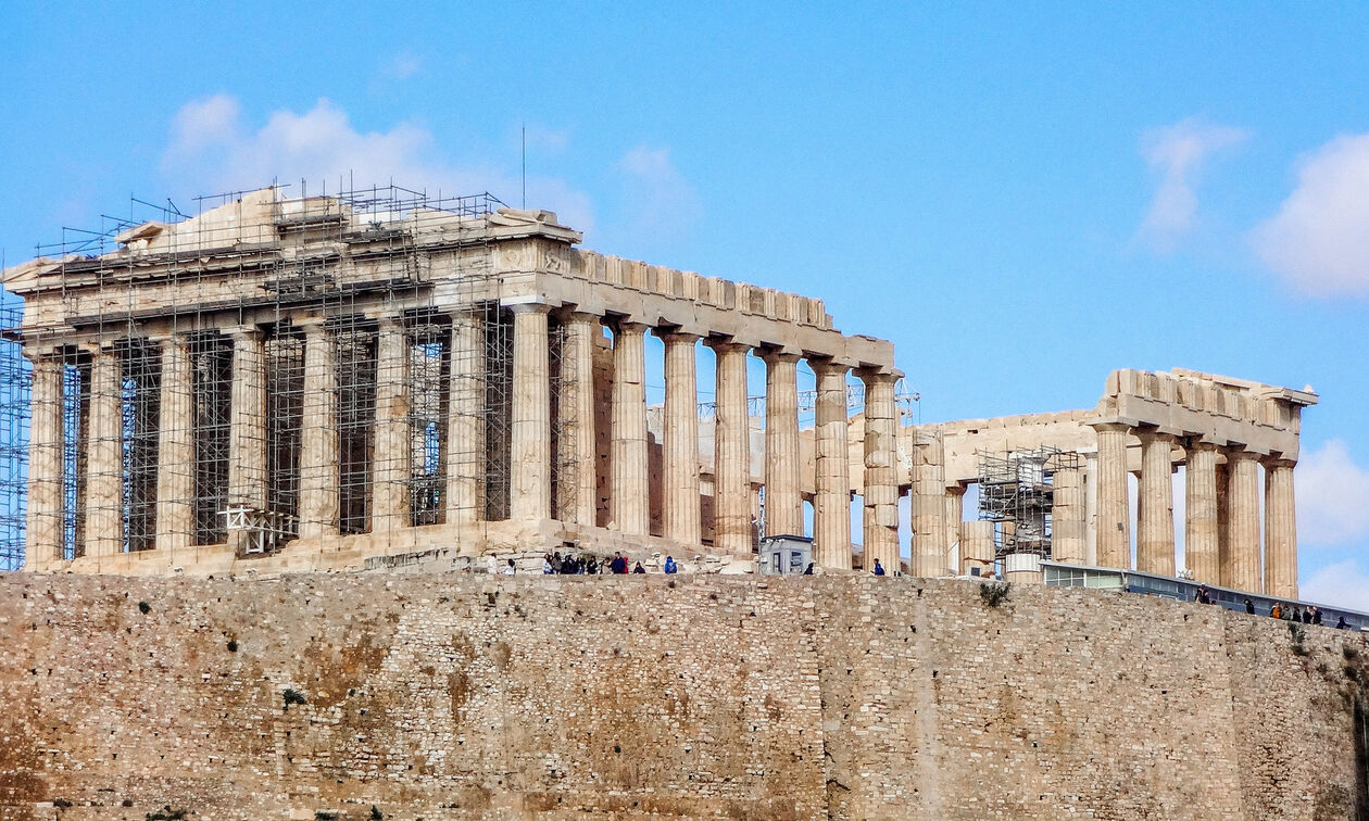 Παρέμβαση εισαγγελέα για το drone show πάνω από την Ακρόπολη