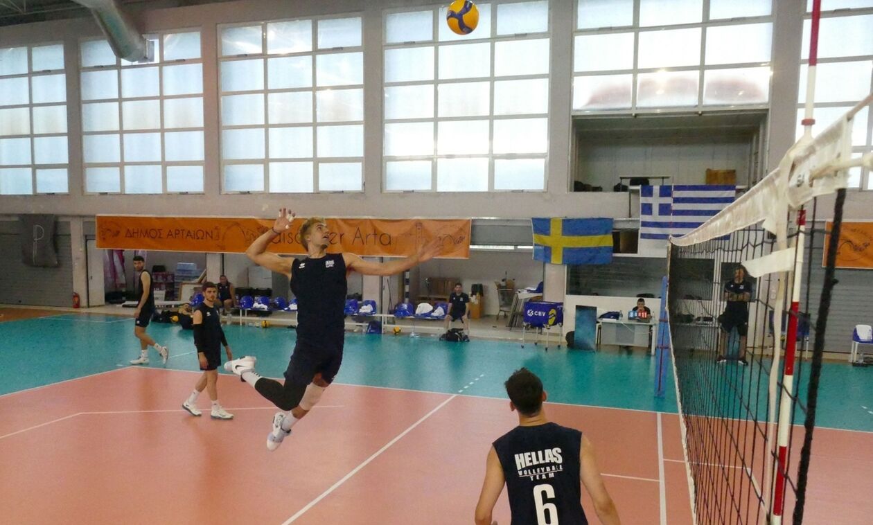 Ράπτης: «Χαρούμενος που ξαναβλέπω τους φίλους μου, έχουμε υψηλές απαιτήσεις στο Golden» (vid)