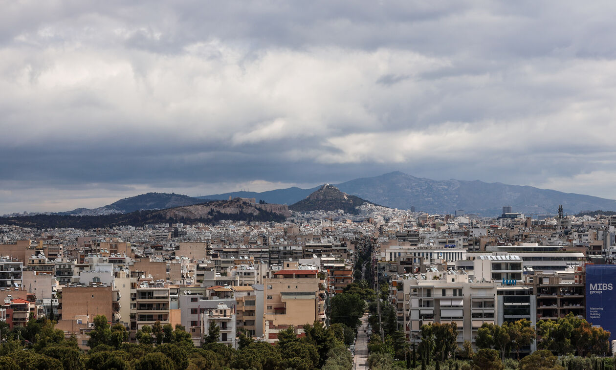 Με άστατο καιρό μπαίνει ο Ιούνιος: Συννεφιά, τοπικές βροχές και θερμοκρασία στους 29 βαθμούς