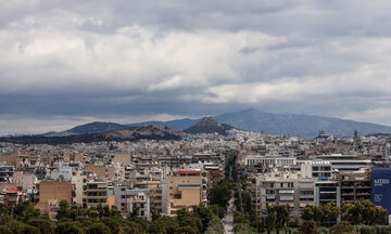 Με άστατο καιρό μπαίνει ο Ιούνιος: Συννεφιά, τοπικές βροχές και θερμοκρασία στους 29 βαθμούς