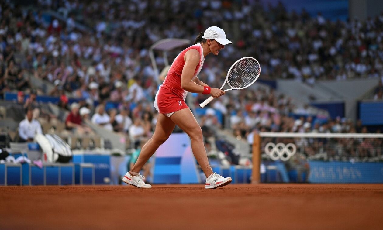 Roland Garros: Απτόητη η Σβιόντεκ