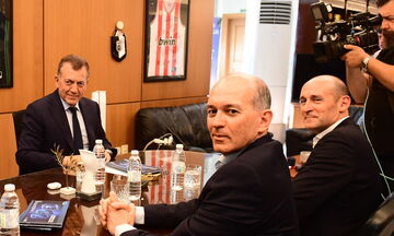 Ολυμπιακός: Στο γραφείο του Βρούτση οι Αγγελόπουλοι 