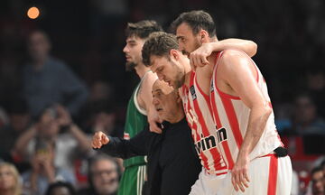 Πρόβλημα με Βεζένκοφ έφυγε για τα αποδυτήρια (vid)