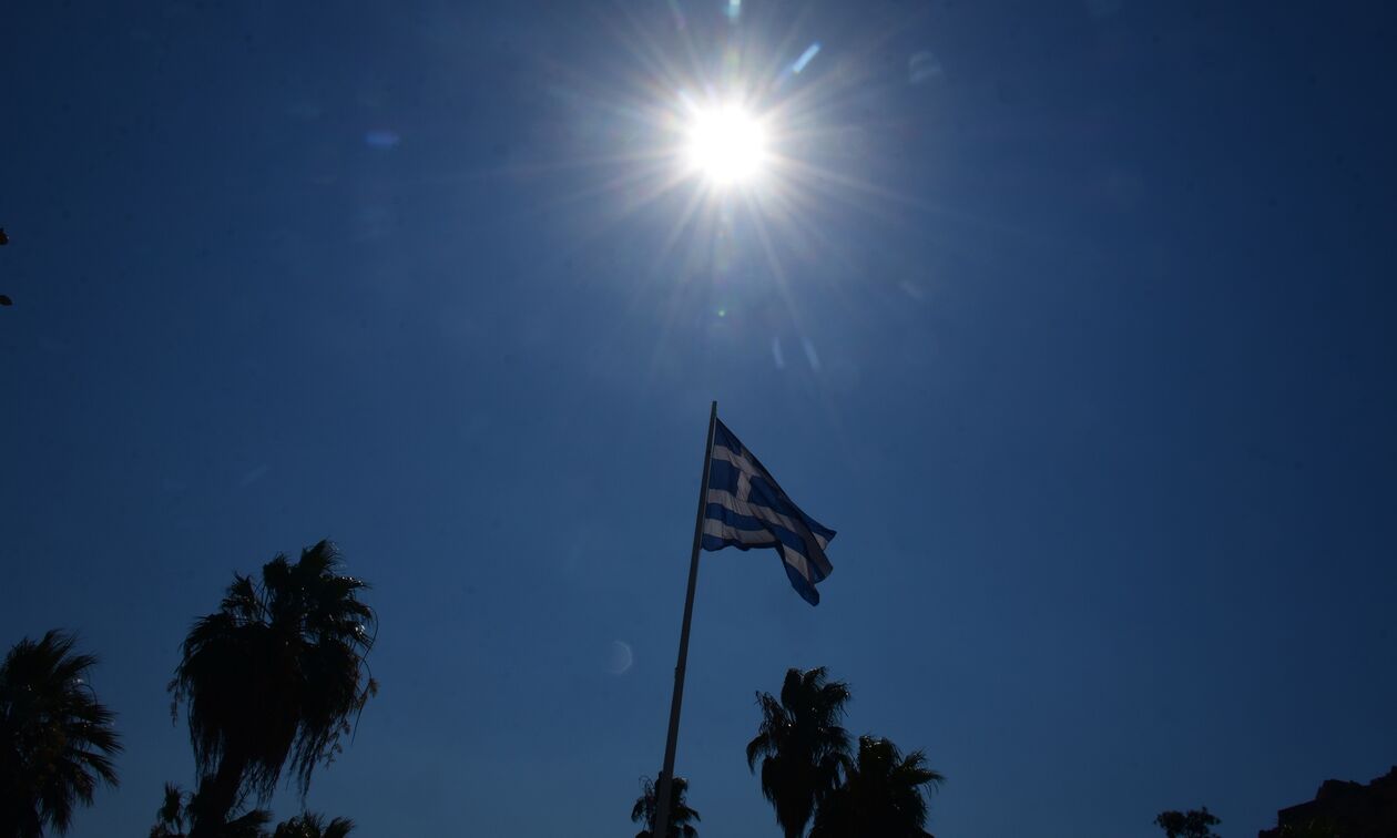 Καιρός: Παραμένει σε υψηλά επίπεδα η θερμοκρασία