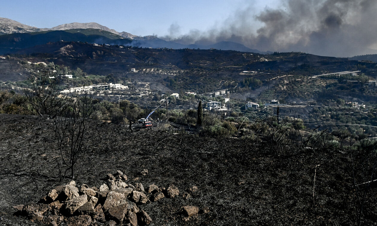 Φωτιά: Διάσπαρτες εστίες στην Αχαΐα - Βελτιωμένη η κατάσταση σε Χίο και Φιλιππιάδα 