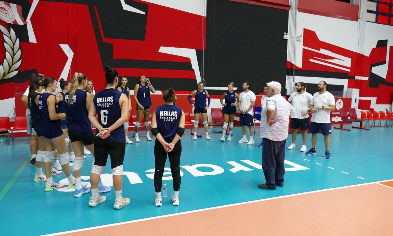 Παρών στην τελευταία προπόνηση της Εθνικής ο Γιώργος Καραμπέτσος
