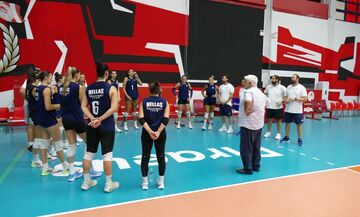 Παρών στην τελευταία προπόνηση της Εθνικής ο Γιώργος Καραμπέτσος