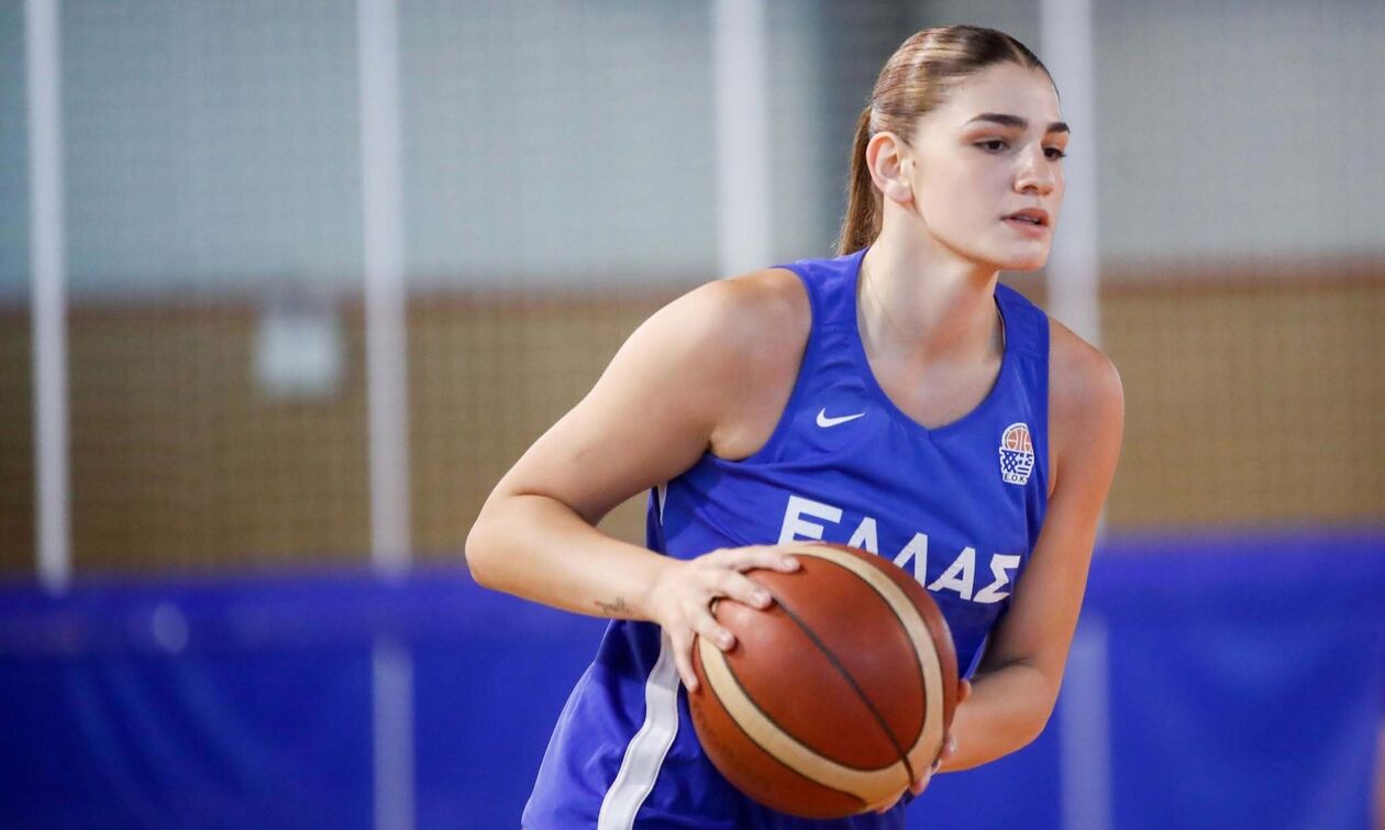 Έλενα Χλιαουτάκη: Πιστή στις Εσπερίδες! (pic)